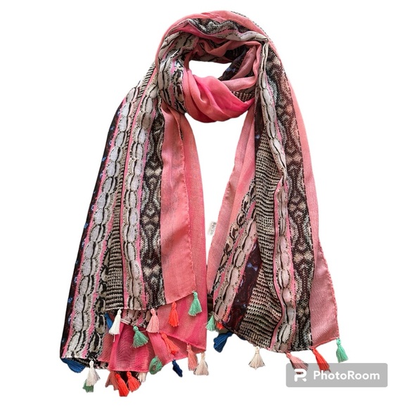 Spring Scarf. 2/20 - Picture 1 of 3